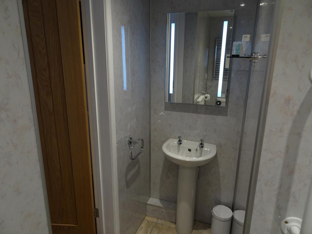 Fernbank 4* Basingstoke