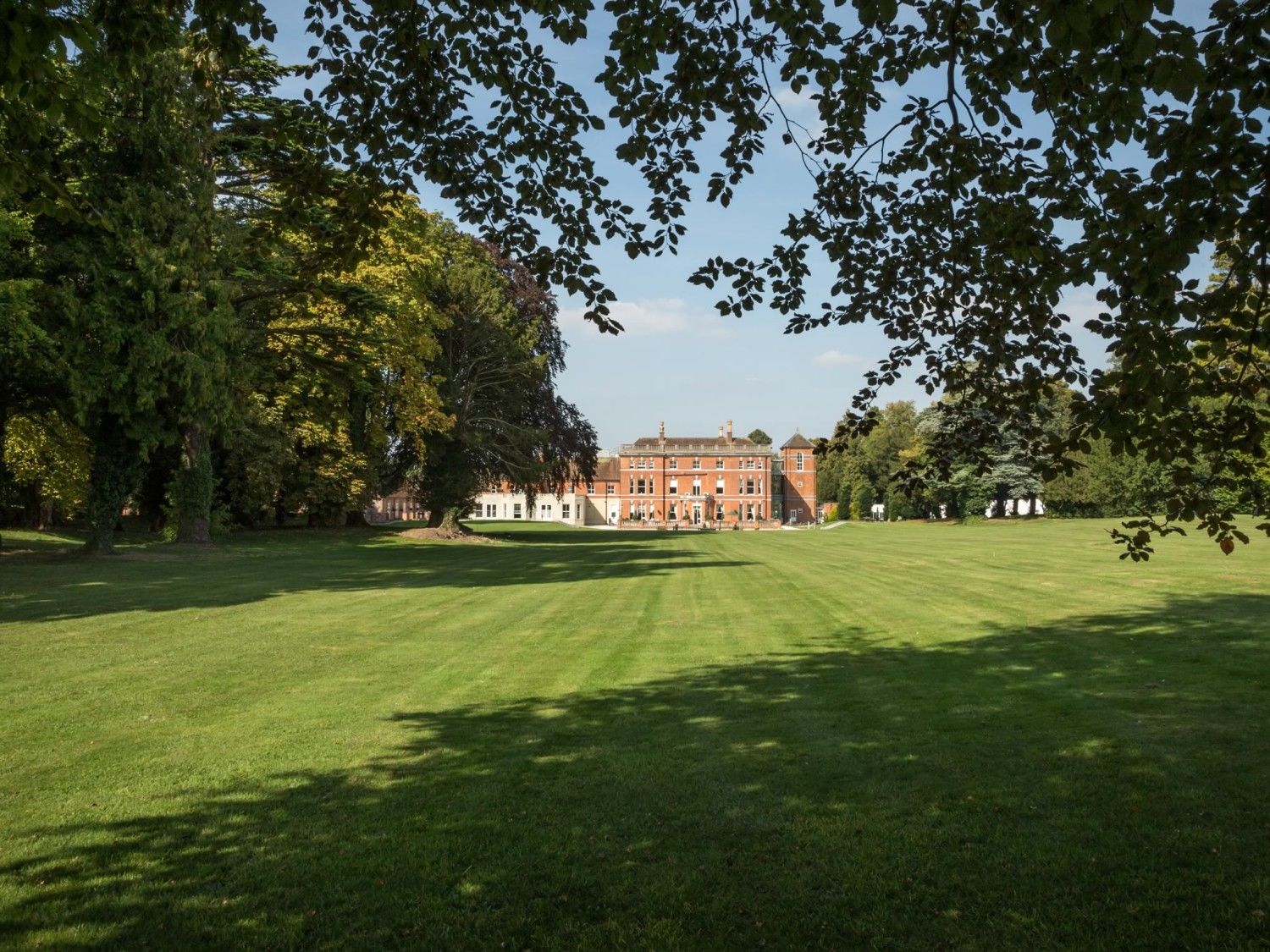 Oakley Hall 4* Basingstoke