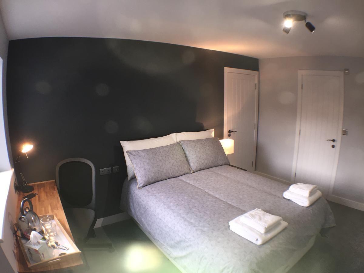 Springfield House Studio Hotel