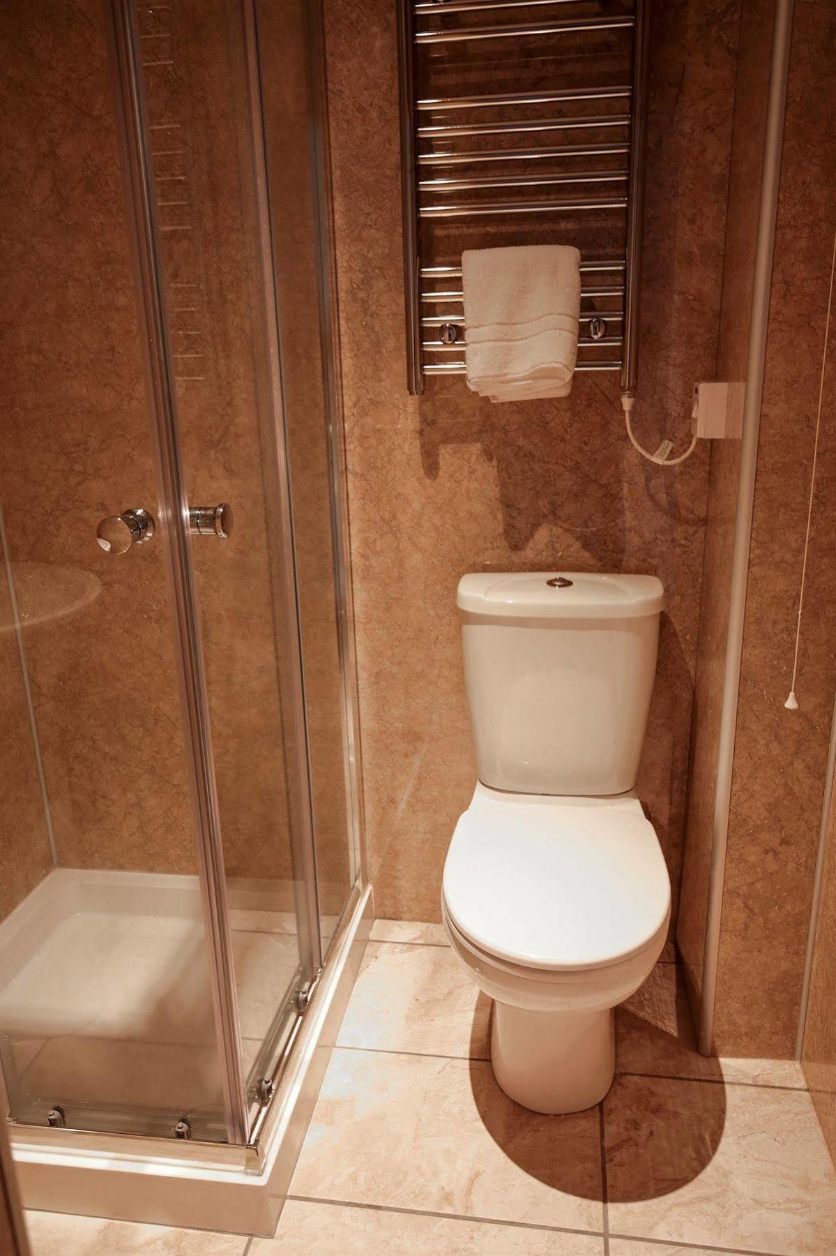 Fernbank 4* Basingstoke