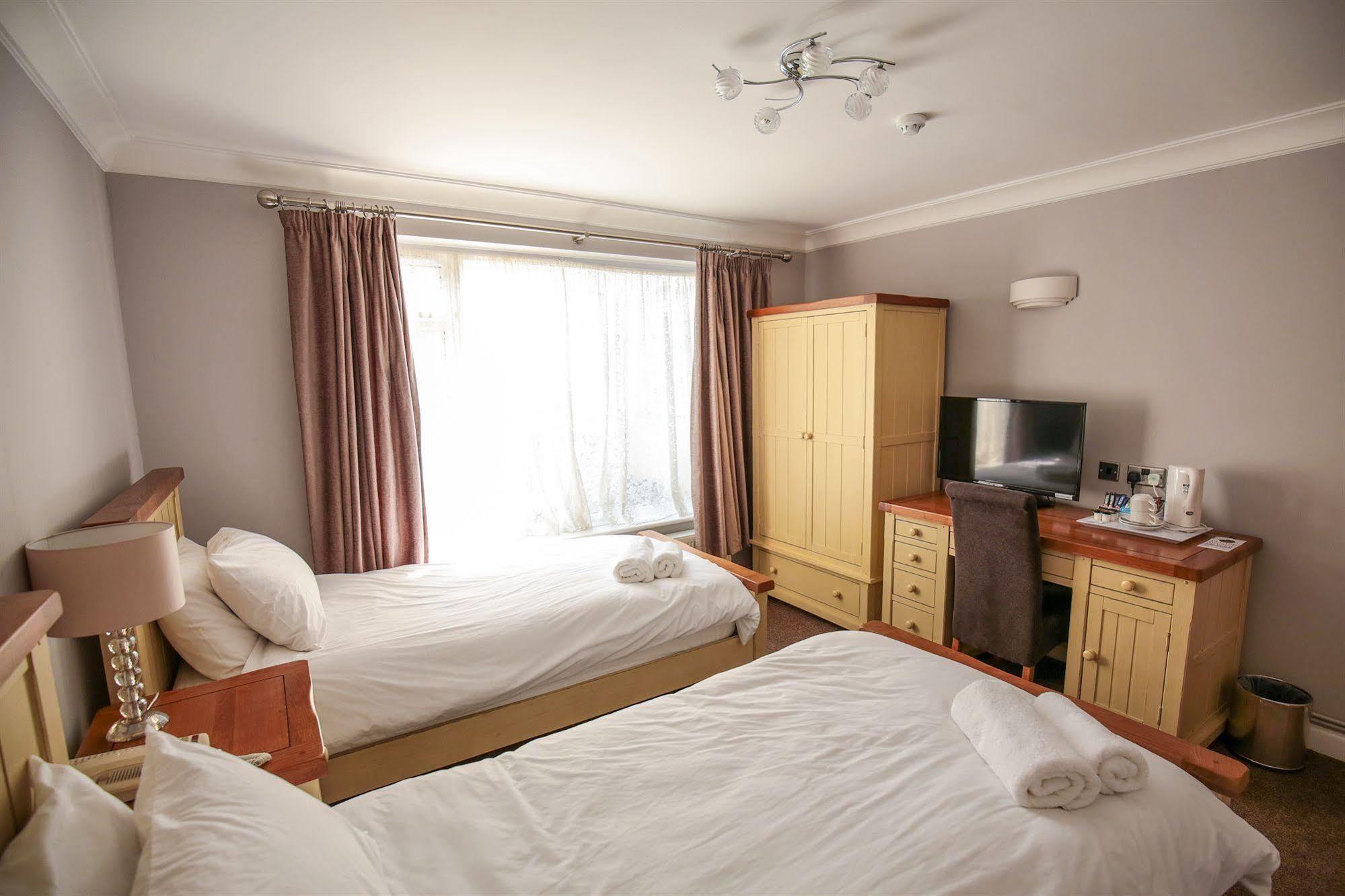 Fernbank Guest house Basingstoke