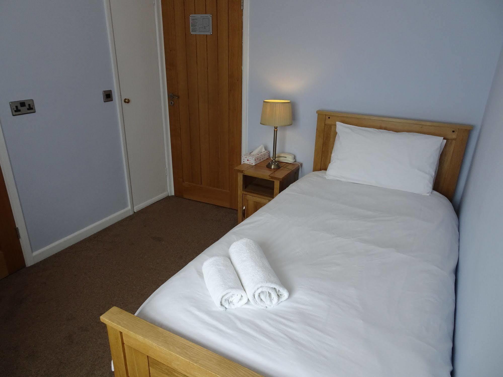 Fernbank 4* Basingstoke